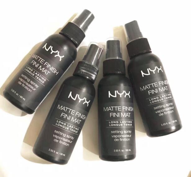 买三免一！NYX 雾面定妆喷雾 60ml*3瓶装折后价£11.33（约102元），每瓶约34元