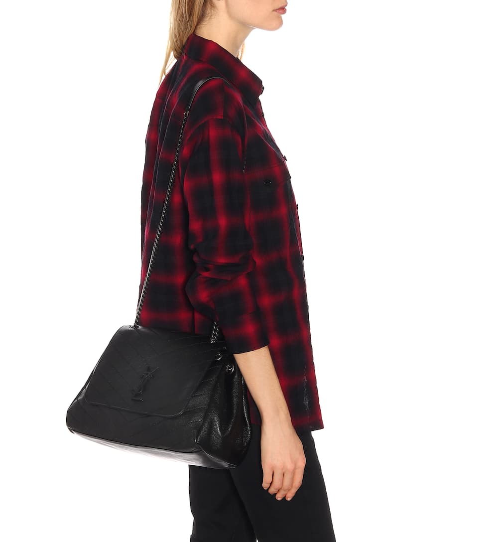 SAINT LAURENT Nolita 绗缝皮革中号单肩包 €2,250（约17,629元）